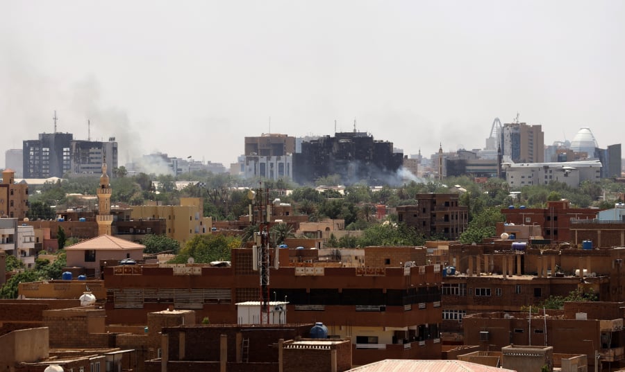 Σουδάν: «Αγώνας» για ασφαλή απεγκλωβισμό των αμάχων, 120 Έλληνες και Κύπριοι σε αναμονή