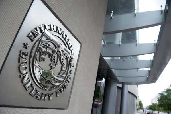 ΔΝΤ: Παρά τις περικοπές, αυξάνονται οι δαπάνες για συντάξεις