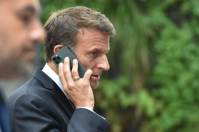 Πλουτίζουν οι εκατομμυριούχοι στη Γαλλία, «πρόεδρο των πλουσίων» αποκαλεί η Αριστερά τον Μακρόν