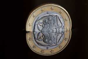Εικόνα σταθεροποίησης παρουσιάζει σήμερα το ευρώ