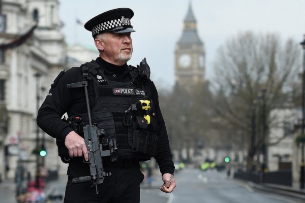 Βρετανία: Τρεις γυναίκες συνελήφθησαν με την κατηγορία ότι σχεδίαζαν τρομοκρατική επίθεση