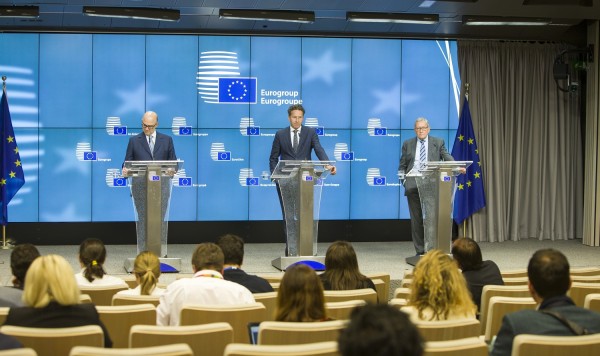 Live το κρίσιμο Eurogroup - Έκλεισε η συμφωνία με ρήτρα ανάπτυξης και συμμετοχή ΔΝΤ