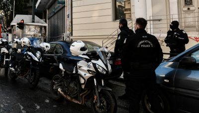 Θεσσαλονίκη: Χειροπέδες σε τέσσερα άτομα για κλοπές εξαρτημάτων από αυτοκίνητα