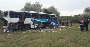 Οκτώ νεκροί και 34 οι τραυματίες από την ανατροπή λεωφορείου στην Τουρκία