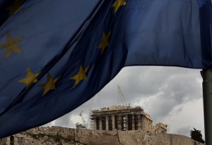 Ηπιότερη ανάπτυξη για την Ελλάδα «βλέπει» και η Κομισιόν