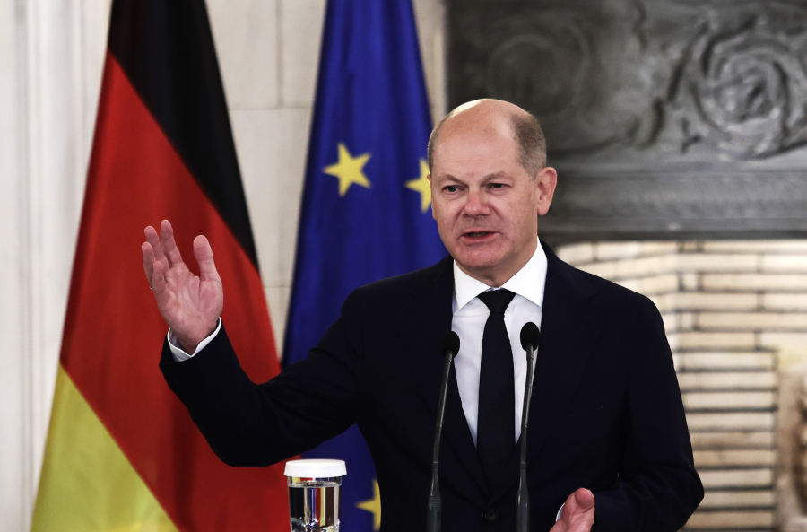 Διαψεύδει τα σενάρια παραίτησης ο Γερμανός Καγκελάριος - Στο στόχαστρο η άνοδος της ακροδεξιάς