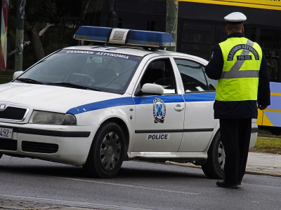 Σάλος με αστυνομικό που «νοίκιαζε» για 2.000 ευρώ το μήνα υπηρεσιακό ασύρματο