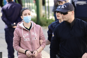 Κολωνός: Η αντίδραση της 12χρονης μετά την αθώωση της μητέρας της
