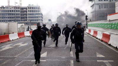 «Φλέγεται» το Παρίσι: Νυχτερινή απαγόρευση κυκλοφορίας μετά το κύμα βίας