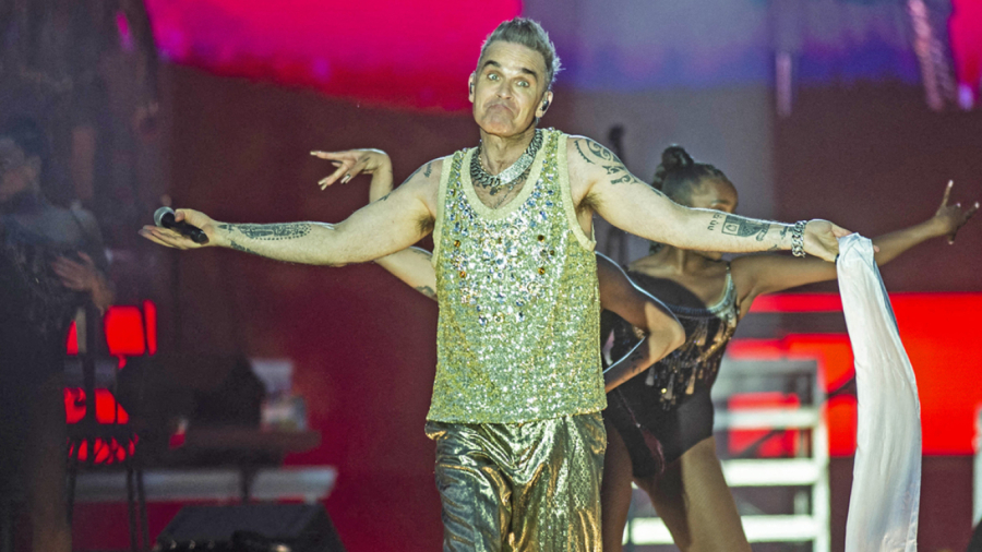 Χαμός με τον Robbie Williams – Αποκάλεσε «κλέφτες» τους Έλληνες στο Rockwave Festival