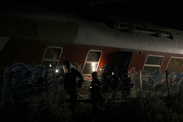 Ερευνες για την τραγωδία στο Αδενδρο: Σοκάρουν οι εικόνες από τον εκτροχιασμό του τρένου - Τρεις νεκροί ο απολογισμός