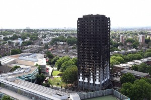 Λονδίνο: Αυξήθηκε ο αριθμός των θυμάτων στην πυρκαγιά στον πύργο Γκρένφελ