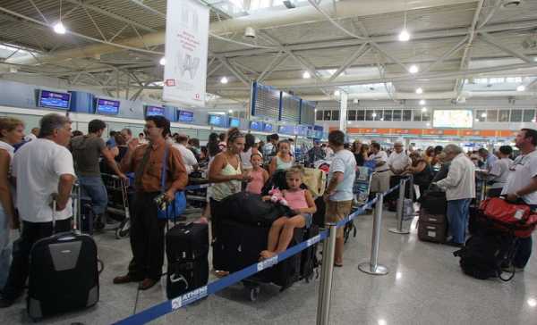 Μεγάλες αεροπορικές εταιρείες κλείνουν την πόρτα στους Έλληνες πράκτορες