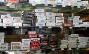 Πάνω από 650.000.000 ευρώ από φόρους χάνει το κράτος από το παράνομα τσιγάρα