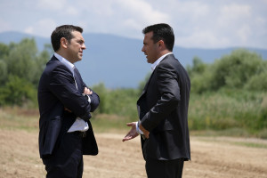 DW: Η συμφωνία προβλέπει την οικοδόμηση μέτρων εμπιστοσύνης μετά την κύρωσή της μεταξύ Ελλάδας- ΠΓΔΜ