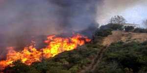 Δεν κινδυνεύουν κατοικημένες περιοχές από τη μεγάλη πυρκαγιά στον Αρμενιστή