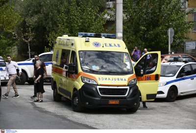 Σφοδρή τροχαία σύγκρουση στη Γλυφάδα, πληροφορίες για τραυματίες