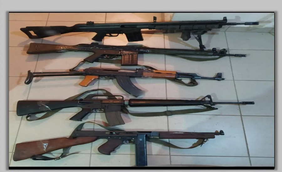 Ζευγάρι στη Φλώρινα πιάστηκε με 29 όπλα, 72 κιλά πυρίτιδας και 35.000 σφαίρες - Συναγερμός στην ΕΛ.ΑΣ