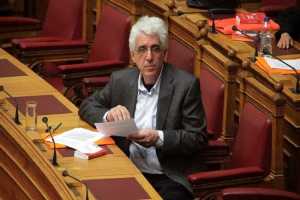 Παρασκευόπουλος: Δεν έχει σχέση το σύμφωνο συμβίωσης με την υιοθεσία 