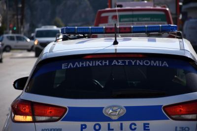 Θρίλερ στη Θεσσαλονίκη: Μαχαίρωσε τη σύζυγό του στο λαιμό και αναζητείται
