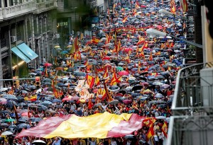 Ισπανία: Παράνομο το δημοψήφισμα - «Θα ψηφίσουμε» απαντούν οι Καταλανοί