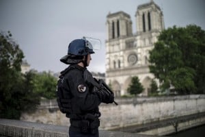«Φρούριο» η Γαλλία: 86.000 αστυνομικοί, 7.000 στρατιωτικοί και 44.000 πυροσβέστες σε ετοιμότητα για την εθνική επέτειο