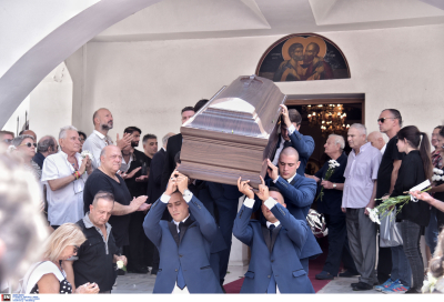 Λιζέτα Νικολάου: Συγκίνηση και οδύνη στην κηδεία της τραγουδίστριας, «δεν σου χαρίστηκε τίποτα, όλα τα άξιζες» (εικόνες)