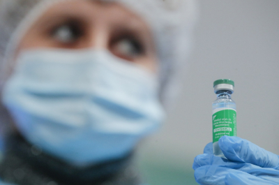 Κομισιόν: Πάνω από 200 εκατ. δόσεις εμβολίων στις χώρες χαμηλού εισοδήματος