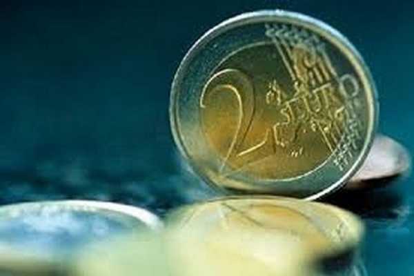 «Σκαμπανεβάσματα» στην ισοτιμία ευρώ - δολαρίου