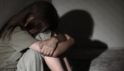 Zάκυνθος: Ένοχη η μητέρα για την κακοποίηση των παιδιών, τα σημάδια στο λαιμό και οι μώλωπες