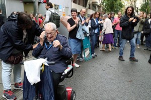 Βίαια επεισόδια και 761 τραυματίες στην Καταλονία