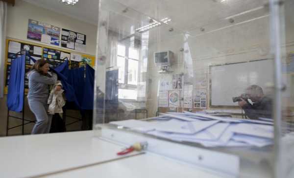 Δημοψήφισμα: Κανονικά εξελίσσεται η εκλογική διαδικασία στα Χανιά 