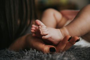 Αποκάλυψη: Ανοίγουν και για νέους δικαιούχους οι αιτήσεις για το επίδομα μητρότητας