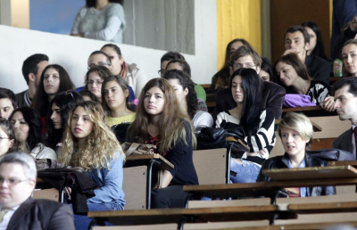 Η ΠΟΜΙΔΑ ζητά νέο «σπιτόγατο» για φοιτητές