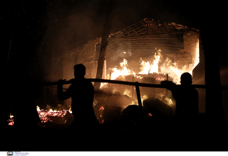 Η χώρα «μετρά» πληγές, 60 κτίρια έχουν χαρακτηριστεί «επικίνδυνα» σε περίπτωση φωτιάς