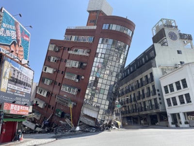 Σεισμός στην Ταϊβάν: «Εξαφανίστηκαν» 50 ταξιδιώτες, μάχη για τον απεγκλωβισμό αγνοουμένων