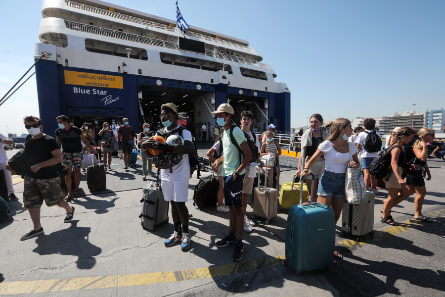 Πλακιωτάκης: «Δεν έχει επιτραπεί επιβίβαση σε πάνω από 22.000 επιβάτες»