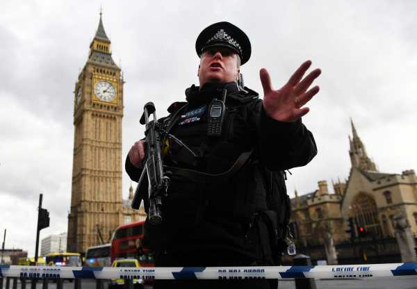 Τρομοκρατική επίθεση στο Λονδίνο - Τέσσερις νεκροί, πολλοί τραυματίες