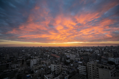 Το Ισραήλ συνεχίζει να ισοπεδώνει τη Γάζα, «θρίλερ» με την απελευθέρωση ομήρων από τη Χαμάς