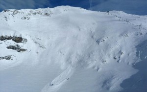 Χιονοστιβάδα παρέσυρε ορειβάτες στην Ελβετία - 10 αγνοούμενοι