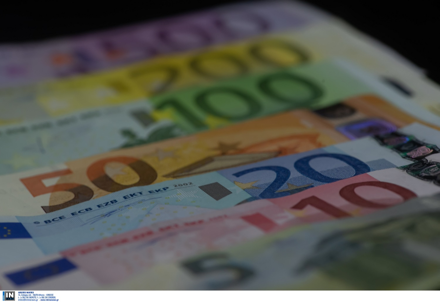Η εφορία παίρνει από τις τσέπες 65 δισ. ευρώ και επιστρέφει το 10%