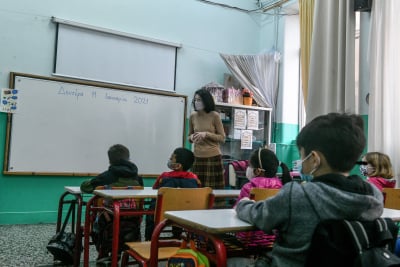 «Έκρουσε» καμπανάκι ο Μαγιορκίνης: Ανάλογα με την μεταδοτικότητα θα επανεξεταστούν τα μέτρα στα σχολεία
