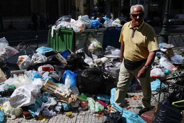 «Πνίγεται» στα σκουπίδια η Αθήνα