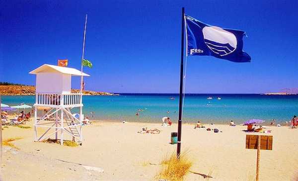 Τρίτη στον κόσμο η Ελλάδα σε παραλίες με «Γαλάζια Σημαία» 