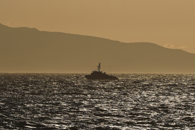 Συναγερμός στον Μεσσηνιακό Κόλπο: Ένας νεκρός σε ναυάγιο, διασώθηκαν 47 μετανάστες
