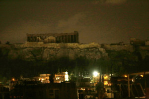 Ώρα της Γης στην Αθήνα: «Έσβησαν» τα φώτα στην Ακρόπολη - Σκοτάδι σε όλη την πόλη (pics)