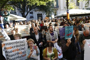 Φόβοι για κλιμάκωση στην Καταλονία – Οι Ευρωπαίοι πολίτες καλούνται σε επαγρύπνηση