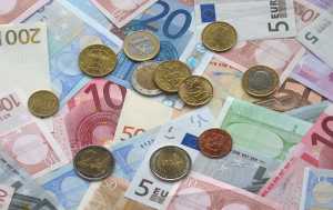 Συνάλλαγμα: Tο ευρώ έναντι του δολαρίου υποχωρεί σε ποσοστό 0,65%