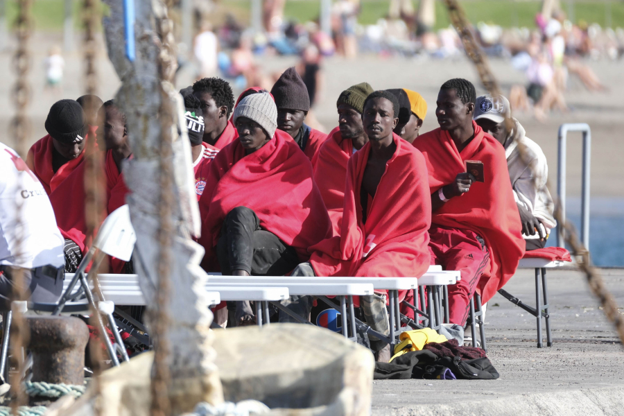 Ακροδεξιά στροφή του ΕΛΚ: Ζητούν μεταφορά μεταναστών ακόμα και στη Ρουάντα