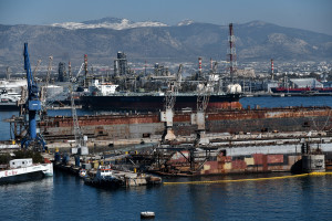 Η Ελληνική ONEX και η αμερικανική DFC «μπαίνουν» στα ναυπηγεία Ελευσίνας και Σκαραμαγκά